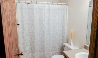 3422 West St, Ames, IA 50014