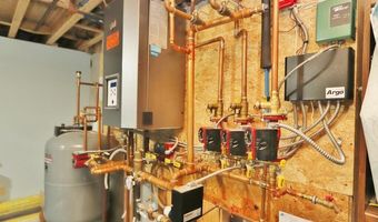 40 Kathryn Ln, Bangor, ME 04401