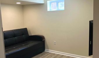 626 S IRVING St, Arlington, VA 22204