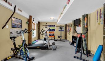 21 W Magnolia Ave, Beach Haven, NJ 08008