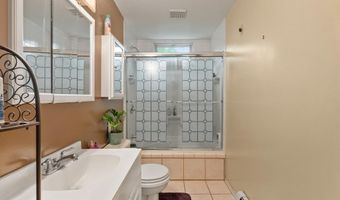 648 Raymond Rd, Chester, NH 03036