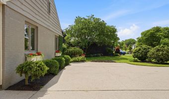3401 Woodview Pl, Columbus, OH 43220