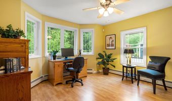 52 Hardy Rd, Bedford, NH 03110