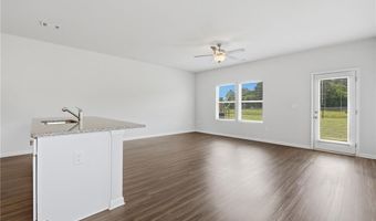 157 Village Green Dr, Adairsville, GA 30103