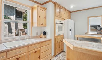 705 38th St, Des Moines, IA 50312