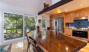 2 Wells Ln, Charlestown, RI 02813