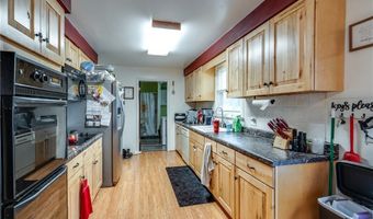 15390 Cenfield St NE, Alliance, OH 44601