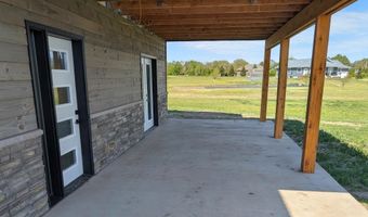 38515 129th St, Aberdeen, SD 57401