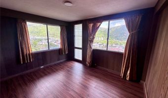 2374 Gardenia St, Honolulu, HI 96816