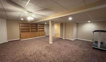 2322 Fox Meadow Dr, Allentown, PA 18104