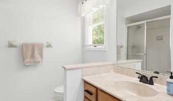 180 Spring Oaks Dr, Ballwin, MO 63011