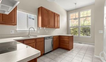 3444 Ashburnam Rd, Ann Arbor, MI 48105