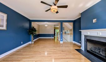 68 Lawrence Ave 68, Danbury, CT 06810