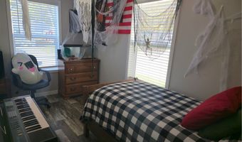 292 Maple St, Amherst, OH 44001