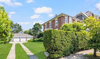 26 Narragansett Ave, Newport, RI 02840
