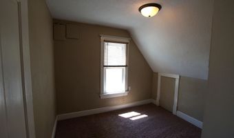 902 S 3rd St, Aberdeen, SD 57401