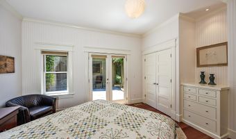 586 B St, Ashland, OR 97520
