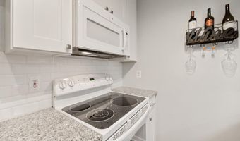 3309 WYNDHAM Cir 1180, Alexandria, VA 22302