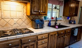 1511 Live Oak Ln, Andrews, TX 79714