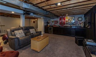300 Lakeview Cir, Aurora, OH 44202