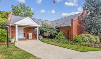4815 31ST St S B1, Arlington, VA 22206