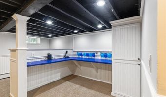 85 Highland Ave, Barrington, RI 02806