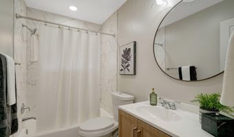 4006 JUSTINE Dr, Annandale, VA 22003