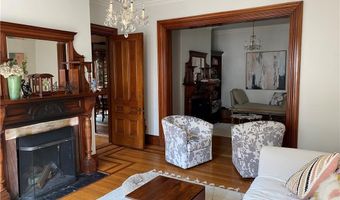 12 Clarke St, Newport, RI 02840