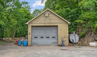 229 MAIN St, Andover, NJ 07821