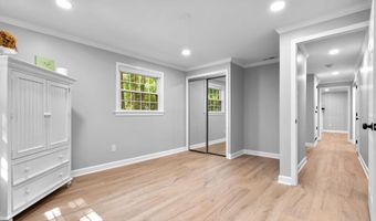 8605 ARDFOUR Ln, Annandale, VA 22003