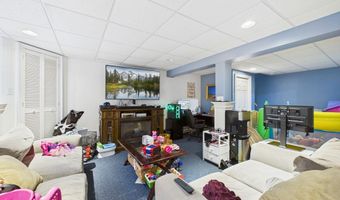 23 Elmwood Dr, Berkley, MA 02779