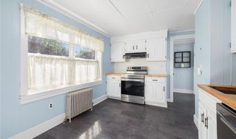 9 Cummings Rd, Newport, RI 02840