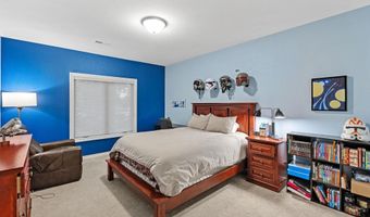 918 E Lakecrest Dr, Andover, KS 67002