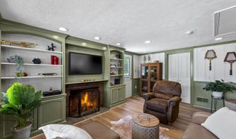 7111 CINDY Ln, Annandale, VA 22003