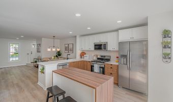 7471 TOWCHESTER Ct, Alexandria, VA 22315
