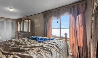 429 Edgewater Dr, Algonac, MI 48001