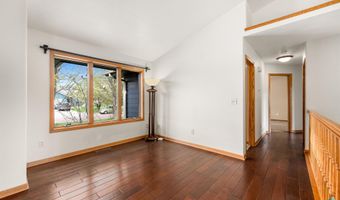 209 W Ironwood St, Brandon, SD 57005