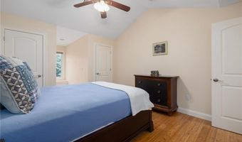 315 Old River Rd 6, Lincoln, RI 02838