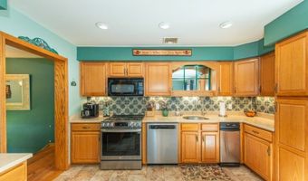 10 W Shore Dr, Alloway, NJ 07462