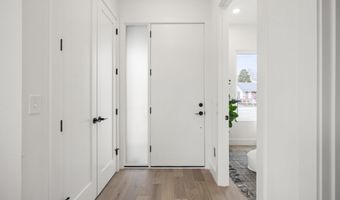 2001 N GEORGE MASON Dr, Arlington, VA 22207