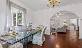 16 Courtway St, Narragansett, RI 02882