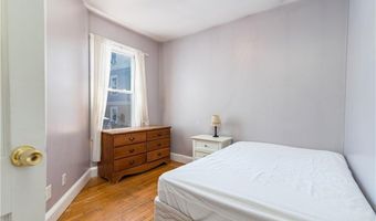 9 Ann St 1, Newport, RI 02840