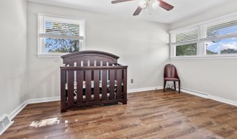 8 N AVON Dr, Claymont, DE 19703