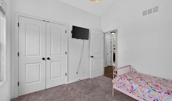 16913 Juniper Dr, Basehor, KS 66007