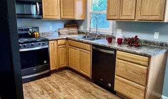 121 H Ave W, Albia, IA 52531