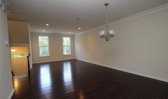 10 Moorland Dr 10, Danbury, CT 06810