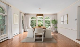 215 Watch Hill Dr, East Greenwich, RI 02818