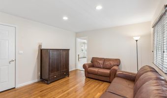 62 Crosby Ave, Albertson, NY 11507