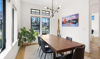 3076 NW Blodgett Way, Bend, OR 97703