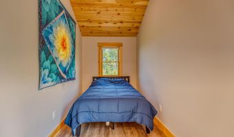 28 Billbarb Rd, Carroll, NH 03598